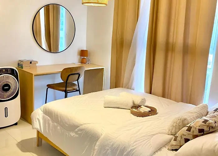 One-bedroom And Near Sm , It Park And Ayala Mall - No Parking At Bamboo Bay Community Aparthotel