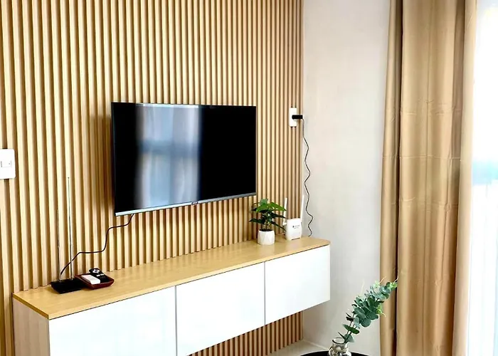 Aparthotel One-bedroom And Near Sm , It Park And Ayala Mall - No Parking At Bamboo Bay Community