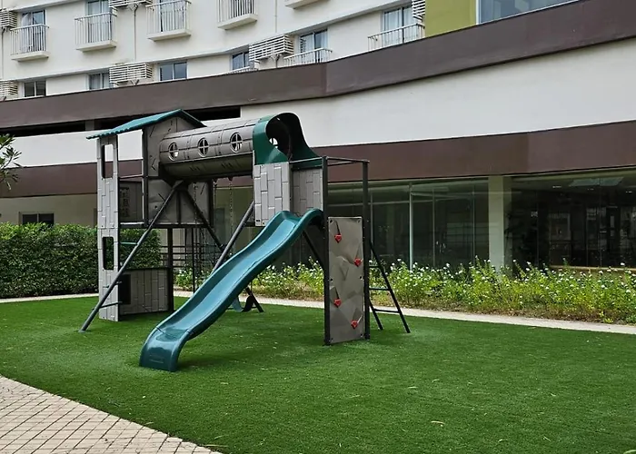 Aparthotel One-bedroom And Near Sm , It Park And Ayala Mall - No Parking At Bamboo Bay Community 4*